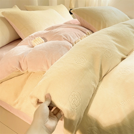 91家纺网 家纺一手货源 找家纺 （总）2025新款A类高克重牛奶绒华夫格山茶花四件套