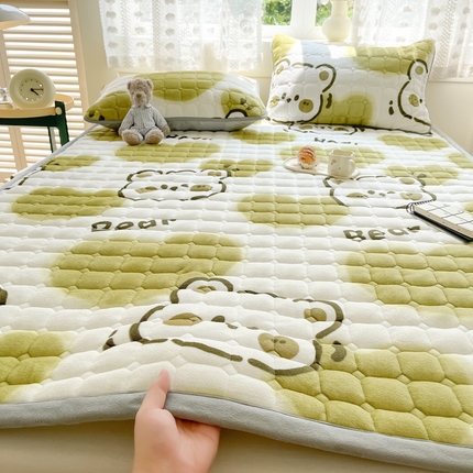 2024新款牛奶绒床垫保暖床褥子夹棉加厚印花床护垫大床图 绿心熊