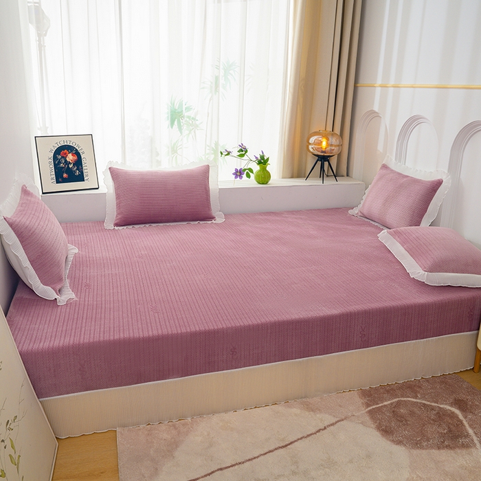 91家纺网 家纺一手货源 找家纺 冬然家纺 2024新款雕花绒榻榻米床盖小麦穗豆沙粉