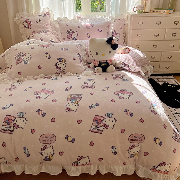 91家纺网 家纺一手货源 找家纺 三朵家纺 2024新款高克重加厚保暖牛奶绒三丽鸥花边四件套 花边-乐园KT