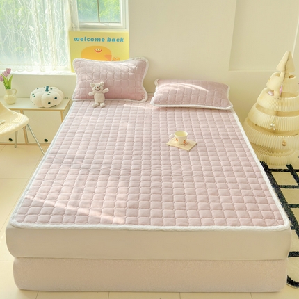 91家纺网 家纺一手货源 找家纺 安琪家纺 2025新款A类牛奶绒夹棉床褥垫 少女粉