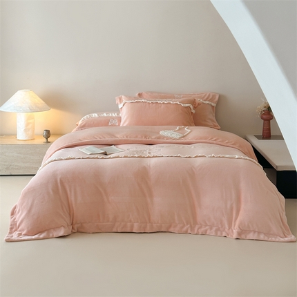 91家纺网 家纺一手货源 找家纺 （总）2024新款牛奶绒刺绣花边四件套-蝶音