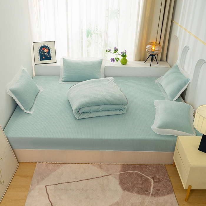 91家纺网 家纺一手货源 找家纺 冬然家纺 2024新款雕花绒榻榻米床盖小麦穗浅绿