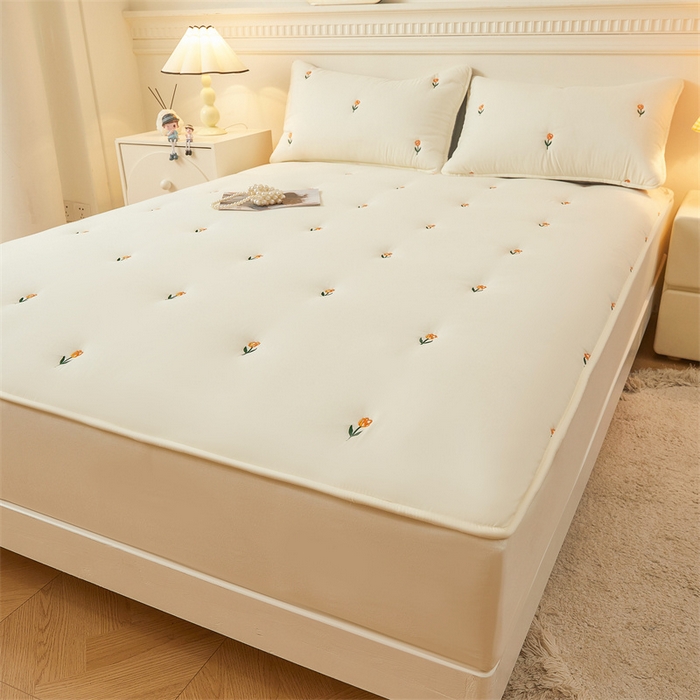 91家纺网 家纺一手货源 找家纺 2025新款A类水洗棉大豆刺绣床笠 小花-简约白