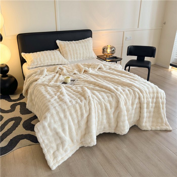 91家纺网 家纺一手货源 找家纺 喜居 2024新款大泡泡双面兔毛毛毯 科伦娜兔毛绒-奶白