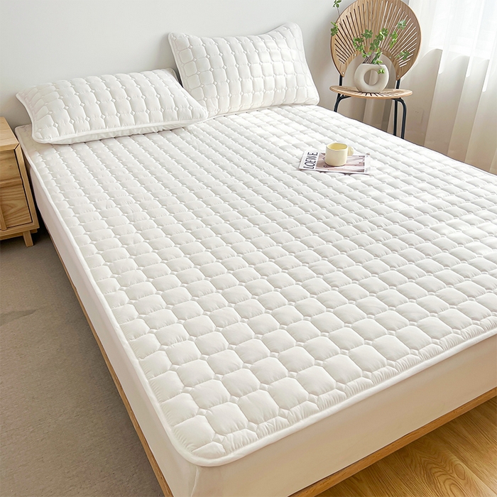 91家纺网 家纺一手货源 找家纺 丽诺 2024新款本色原棉大豆纤维夹棉床褥 白色