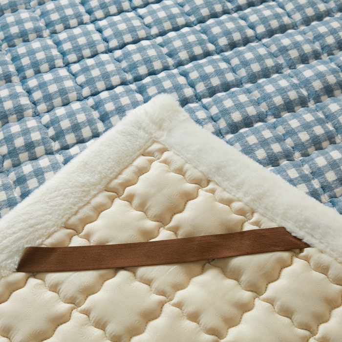 91家纺网 家纺一手货源 找家纺 鑫钰 2024秋冬新款加厚牛奶绒床垫床褥床护垫 暖格-蓝小格