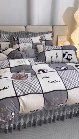 91家纺网 家纺一手货源 找家纺 艾裙海 2025新款高克重加厚保暖A类牛奶绒夹棉床盖系列四件套 熊猫皮皮