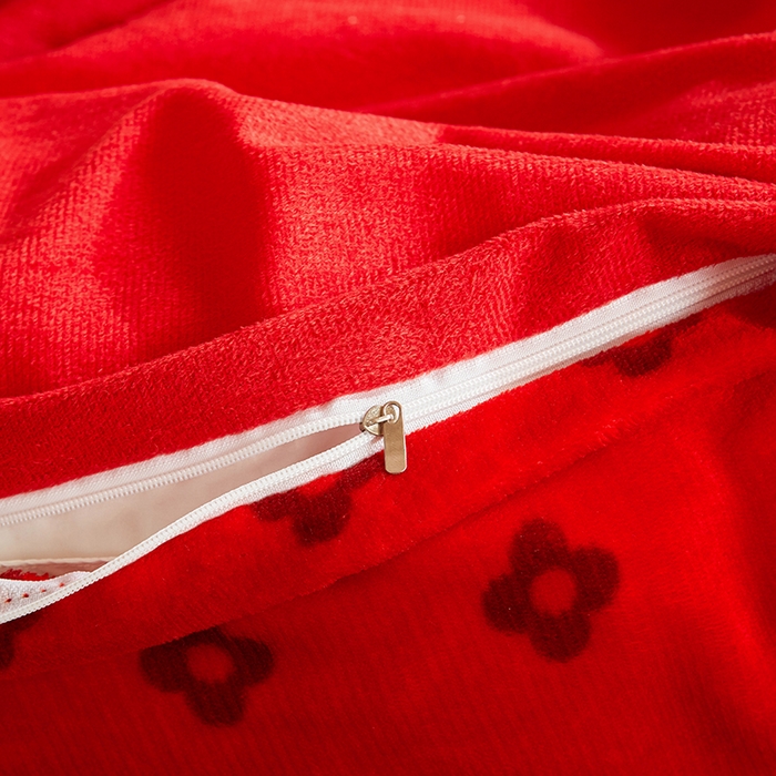 91家纺网 家纺一手货源 找家纺 艾裙海 2025新款高克重加厚保暖A类牛奶绒夹棉床盖系列四件套 蝴蝶结-红