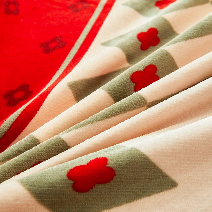 91家纺网 家纺一手货源 找家纺 艾裙海 2025新款高克重加厚保暖A类牛奶绒夹棉床盖系列四件套 蝴蝶结-红