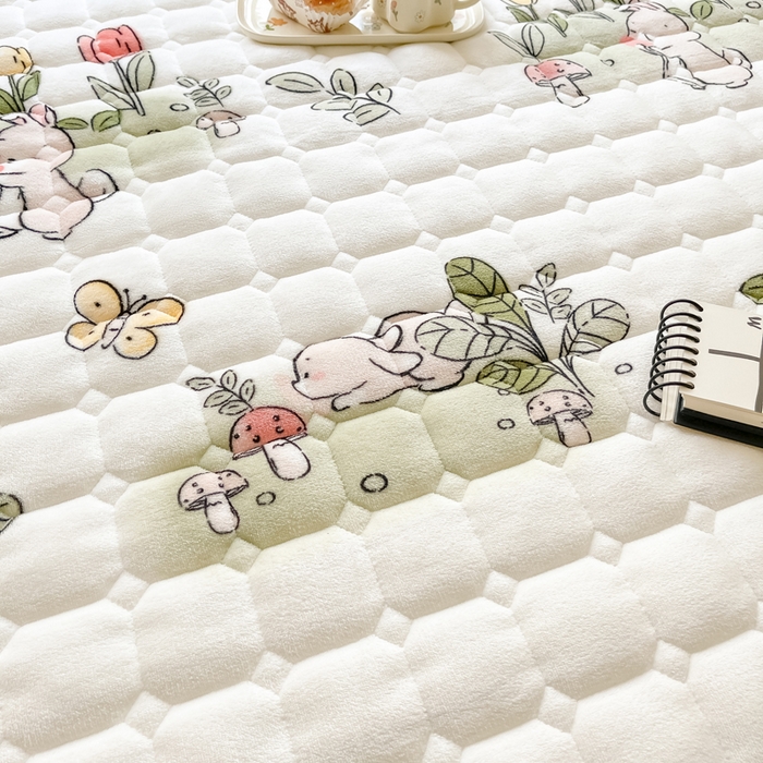 91家纺网 家纺一手货源 找家纺 2024新款牛奶绒床垫保暖床褥子夹棉加厚印花床护垫大床图 花丛小兔