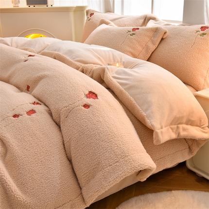 91家纺网 家纺一手货源 找家纺 （总）2024新款绵羊绒牛奶绒AB版刺绣四件套-朵唯