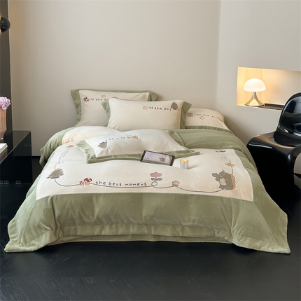 91家纺网 家纺一手货源 找家纺 （总）2024新款高克重牛奶绒刺绣四件套-萌龙园