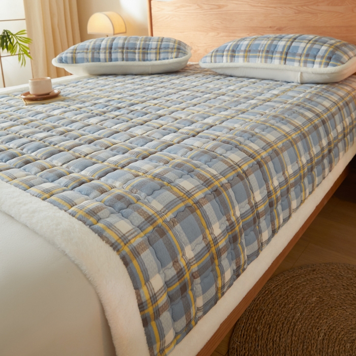 91家纺网 家纺一手货源 找家纺 鑫钰 2024秋冬新款加厚牛奶绒床垫床褥床护垫 暖格-简希蓝