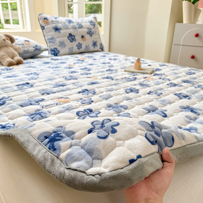 91家纺网 家纺一手货源 找家纺 2024新款牛奶绒床垫保暖床褥子夹棉加厚印花床护垫大床图 花韵