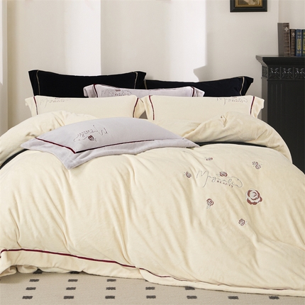 91家纺网 家纺一手货源 找家纺 （总）2024新款高克重牛奶绒绣花四件套-奥黛丽