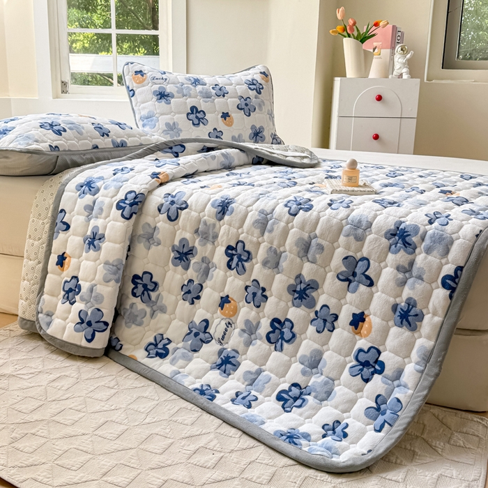 91家纺网 家纺一手货源 找家纺 2024新款牛奶绒床垫保暖床褥子夹棉加厚印花床护垫大床图 花韵