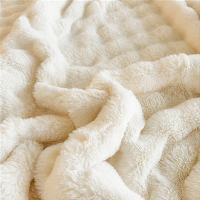 91家纺网 家纺一手货源 找家纺 喜居 2024新款大泡泡双面兔毛毛毯 科伦娜兔毛绒-奶白