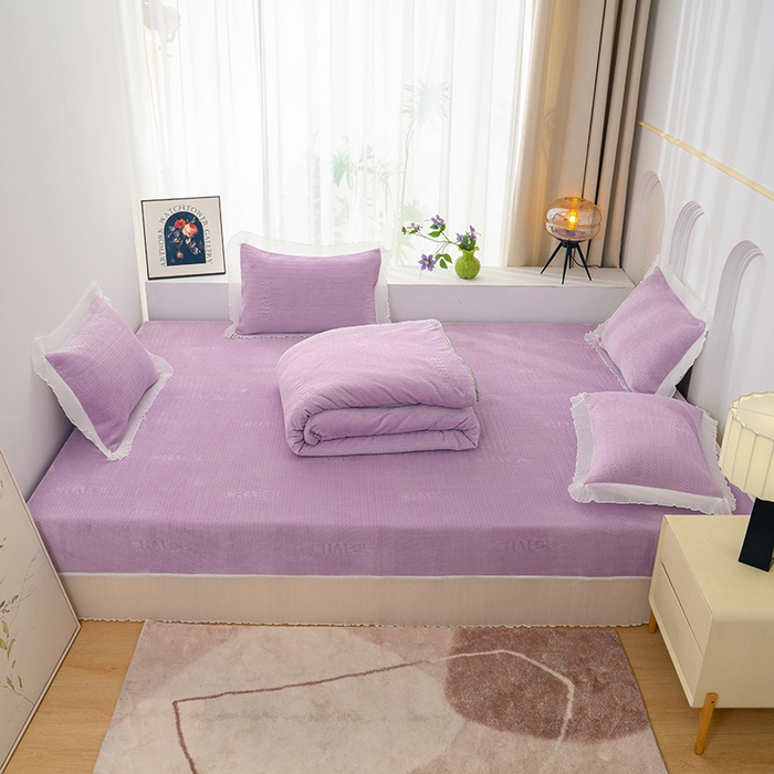 91家纺网 家纺一手货源 找家纺 冬然家纺 2024新款雕花绒榻榻米床盖大麦穗紫