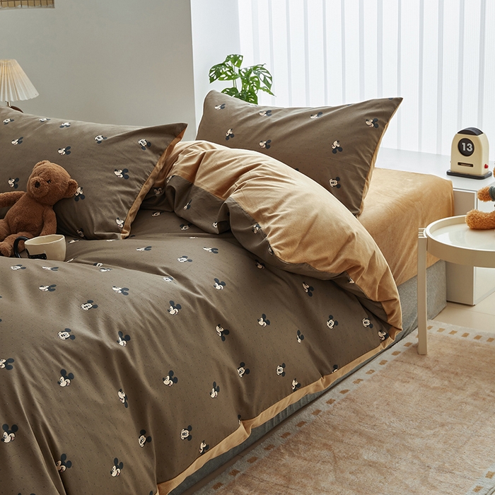 91家纺网 家纺一手货源 找家纺 怡家居 2024秋冬新品AB版加厚保暖全棉加绒四件套 咖色米奇