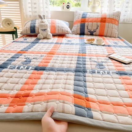 2024新款牛奶绒床垫保暖床褥子夹棉加厚印花床护垫大床图 英伦时尚