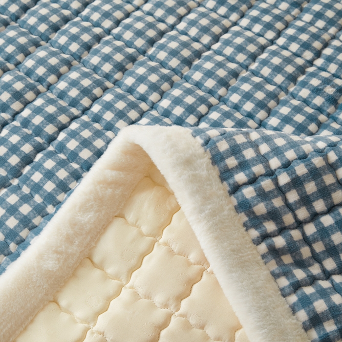 91家纺网 家纺一手货源 找家纺 鑫钰 2024秋冬新款加厚牛奶绒床垫床褥床护垫 暖格-蓝小格