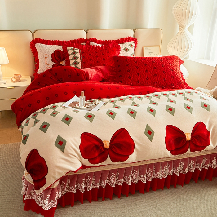 91家纺网 家纺一手货源 找家纺 艾裙海 2025新款高克重加厚保暖A类牛奶绒夹棉床盖系列四件套 蝴蝶结-红