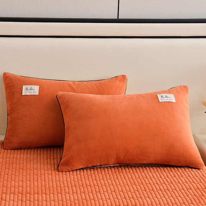 91家纺网 家纺一手货源 找家纺 大麦家纺 2024新款高克重牛奶绒夹棉床盖四件套 暖橙+奶咖