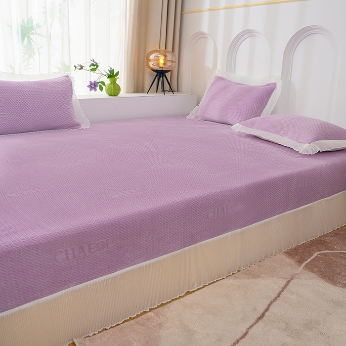 91家纺网 家纺一手货源 找家纺 冬然家纺 2024新款雕花绒榻榻米床盖大麦穗紫