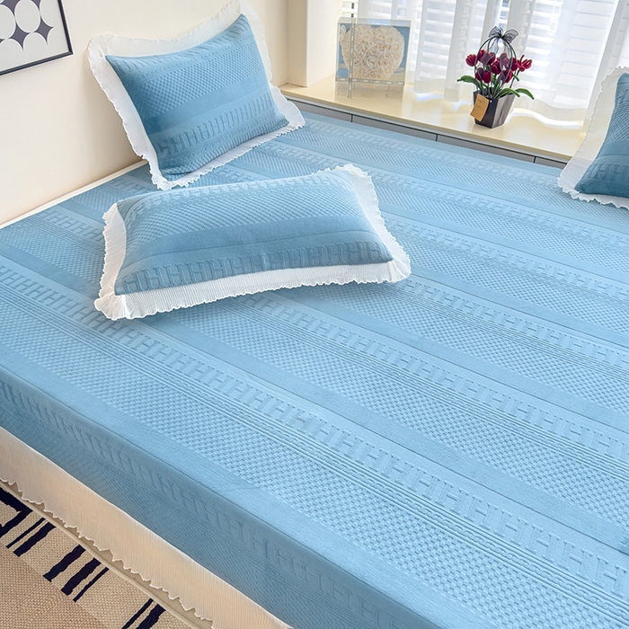 91家纺网 家纺一手货源 找家纺 冬然家纺 2024新款雕花绒榻榻米床盖H深海蓝