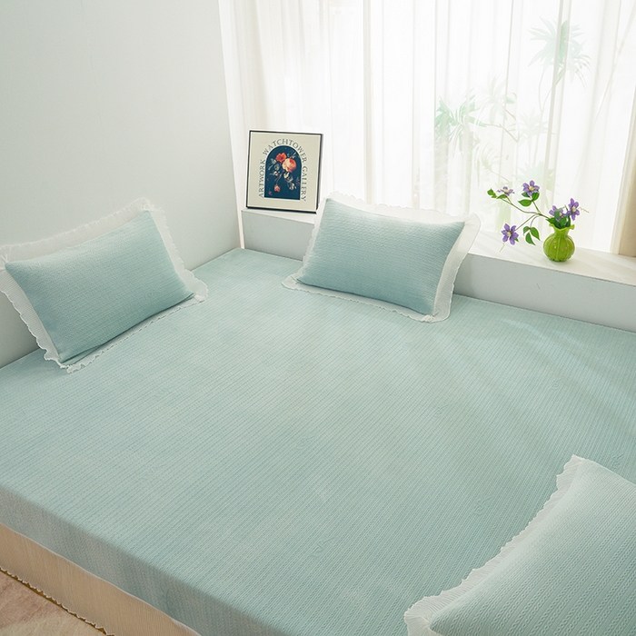 91家纺网 家纺一手货源 找家纺 冬然家纺 2024新款雕花绒榻榻米床盖小麦穗浅绿