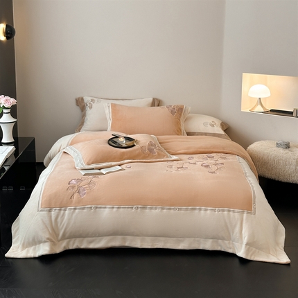 91家纺网 家纺一手货源 找家纺 2024新款高克重牛奶绒绣花四件套-叶起华裳 玫瑰花蜜