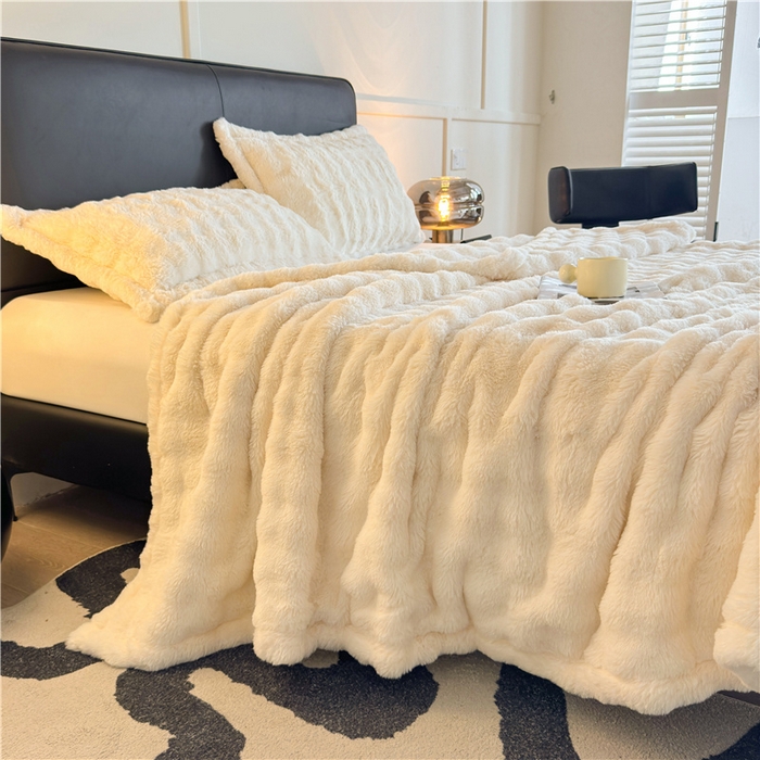 91家纺网 家纺一手货源 找家纺 喜居 2024新款大泡泡双面兔毛毛毯 科伦娜兔毛绒-奶白