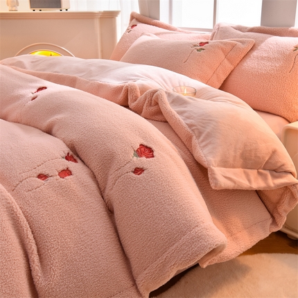 91家纺网 家纺一手货源 找家纺 2024新款绵羊绒牛奶绒AB版刺绣四件套-朵唯 朵唯-豆沙