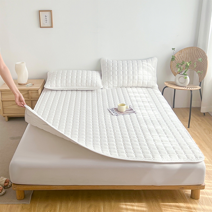 91家纺网 家纺一手货源 找家纺 丽诺 2024新款本色原棉大豆纤维夹棉床褥 白色