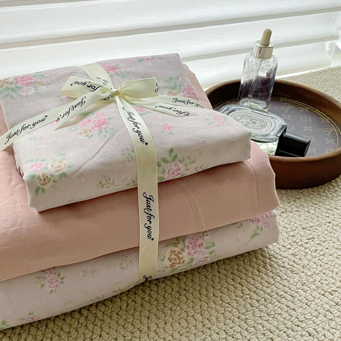 91家纺网 家纺一手货源 找家纺 一比一家纺 2025新款全棉母婴级抗菌有氧全棉双层纱亲肤全棉小清新印花三件套四件套 半岛红茶