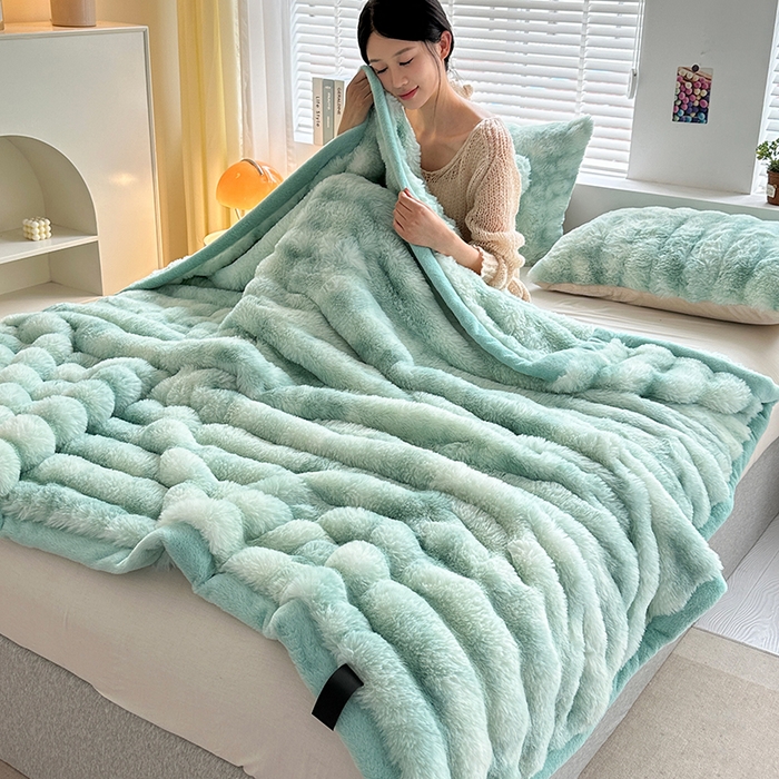 91家纺网 家纺一手货源 找家纺 芸锦豪 2024新款双面波斯绒罗马柱毛毯 炫彩绿