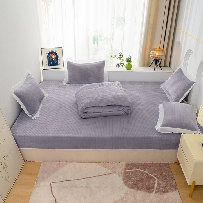 91家纺网 家纺一手货源 找家纺 冬然家纺 2024新款雕花绒榻榻米床盖小麦穗灰紫