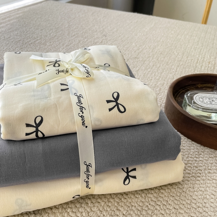 91家纺网 家纺一手货源 找家纺 一比一家纺 2024新款全棉母婴级抗菌有氧全棉双层纱亲肤全棉小清新印花三件套四件套 蝴蝶可颂-黑