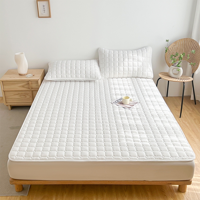 91家纺网 家纺一手货源 找家纺 丽诺 2024新款本色原棉大豆纤维夹棉床褥 白色