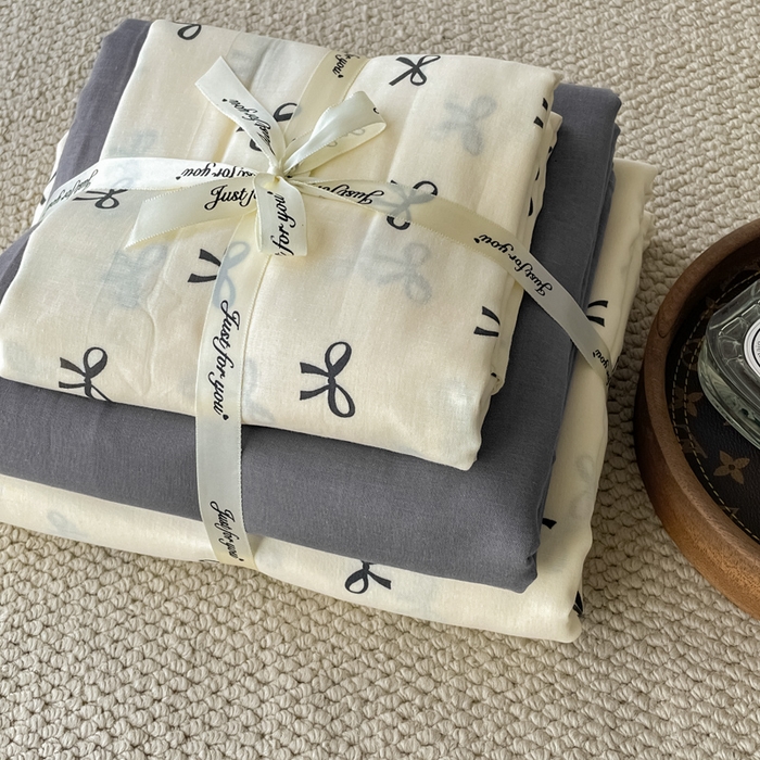 91家纺网 家纺一手货源 找家纺 一比一家纺 2024新款全棉母婴级抗菌有氧全棉双层纱亲肤全棉小清新印花三件套四件套 蝴蝶可颂-黑