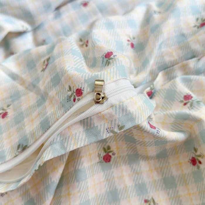 91家纺网 家纺一手货源 找家纺 2024秋冬新款系带格子双层纱四件套 蓝格花