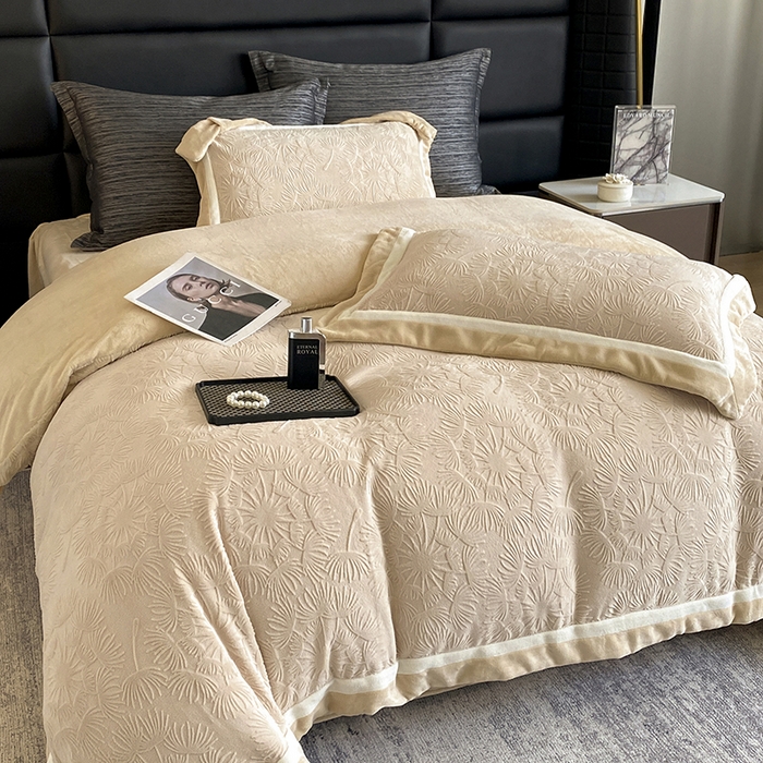 91家纺网 家纺一手货源 找家纺 2025新款秋冬AB版250克全消光立体雕花烂花牛奶绒双拼角四件套-璀璨烟花 璀璨烟花-卡其色