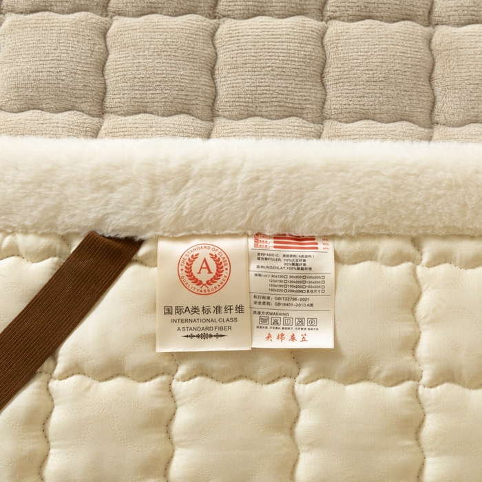 91家纺网 家纺一手货源 找家纺 鑫钰 2024秋冬新款加厚牛奶绒床垫床褥床护垫 暖格-卡其