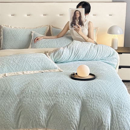 91家纺网 家纺一手货源 找家纺 （总）无界 2024新款B类牛奶绒雕花绒四件套-梵妮（风格2）