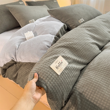 91家纺网 家纺一手货源 找家纺 （总）2025新款A类高克重牛奶绒华夫格山茶花四件套