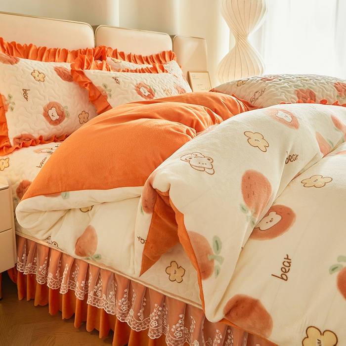 91家纺网 家纺一手货源 找家纺 艾裙海 2025新款高克重加厚保暖A类牛奶绒夹棉床盖系列四件套 小可爱