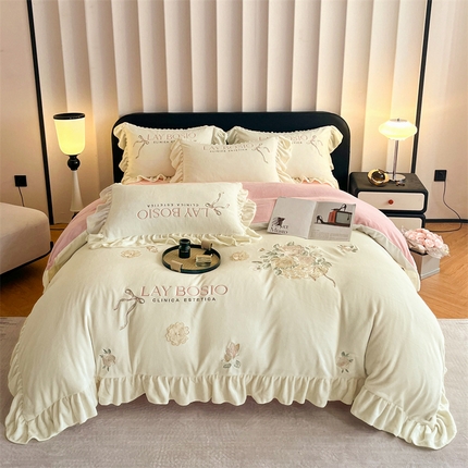 爱家（原缔乐家纺） 2024新款A类高克重牛奶绒立体花刺绣四件套--花田茉莉 花田茉莉-奶昔白