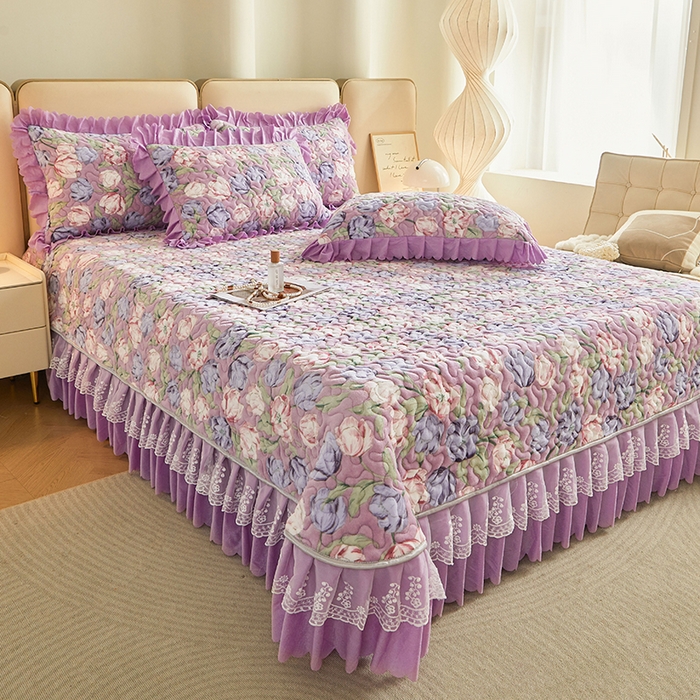 91家纺网 家纺一手货源 找家纺 艾裙海 2025新款高克重加厚保暖A类牛奶绒夹棉床盖系列四件套 紫韵