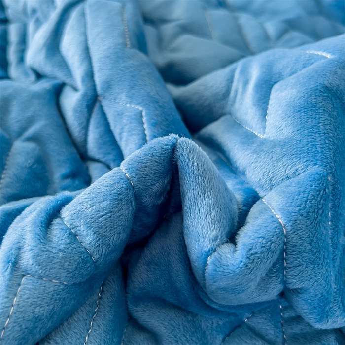 91家纺网 家纺一手货源 找家纺 屹成家纺 2024新款水晶绒夹棉绗缝千鸟格四件套 千鸟格-蔚蓝